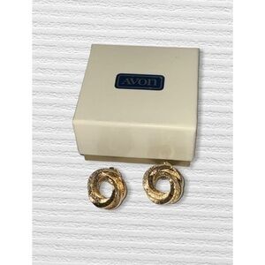 Avon 1/2” Gold 3D Textured Round Post Pierced Earrings In Box